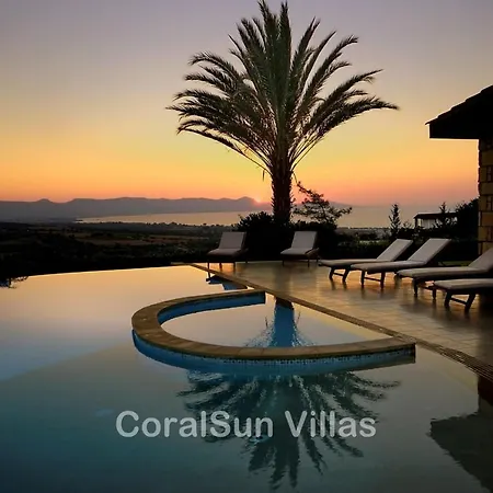 Elite Amazing With Heated Pool By Coral Sun Полис