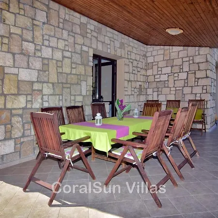 Вилла Elite Amazing With Heated Pool By Coral Sun *