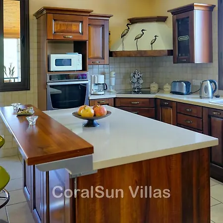 Elite Amazing With Heated Pool By Coral Sun Вилла *