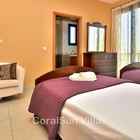 Elite Amazing With Heated Pool By Coral Sun Полис