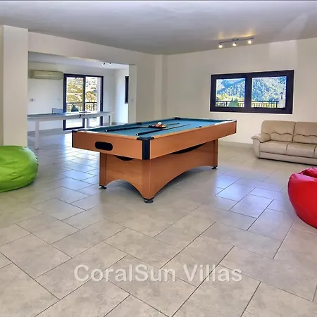 Вилла Elite Amazing With Heated Pool By Coral Sun Полис