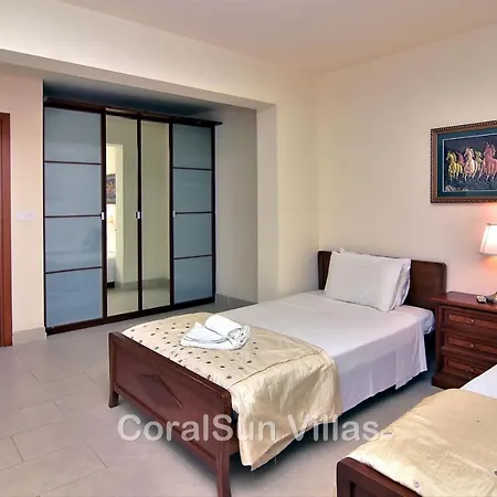 Elite Amazing With Heated Pool By Coral Sun *